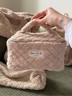 Moon Nude Teddy Travel Set